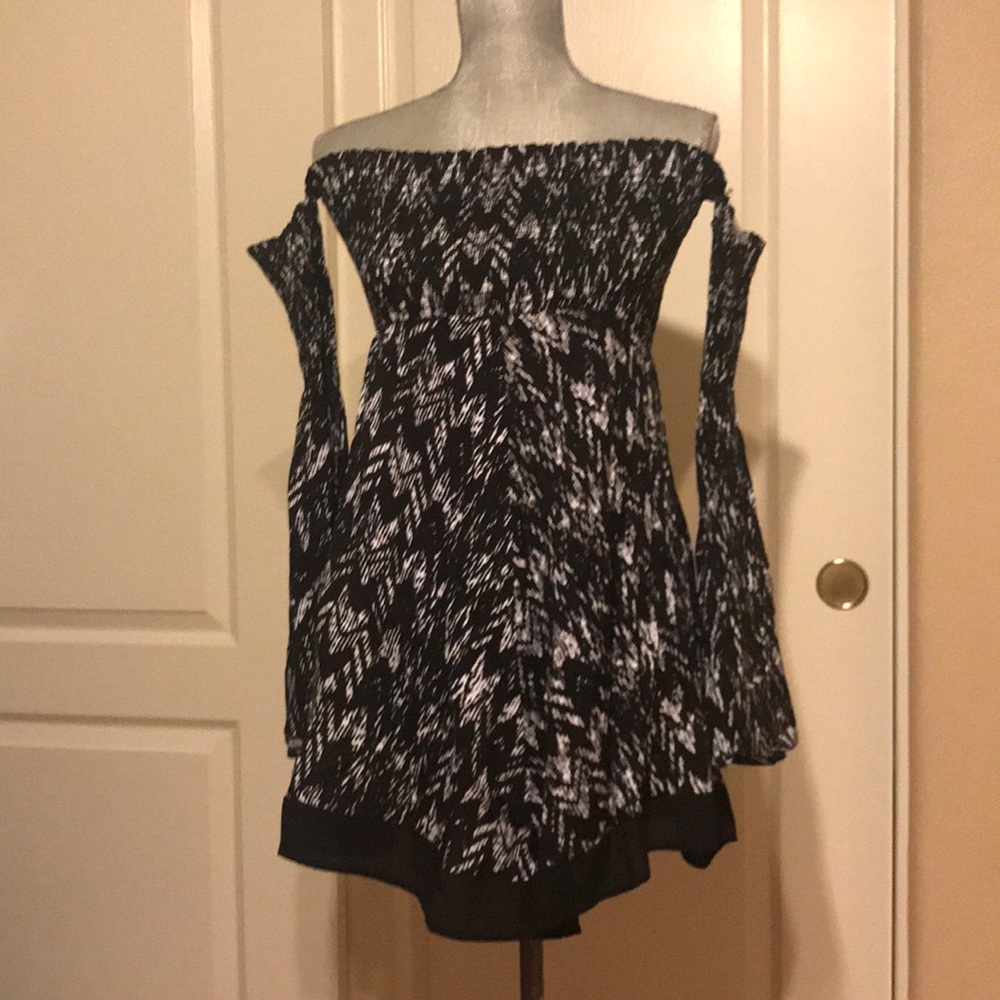 Windsor strapless top with bell sleeves size m